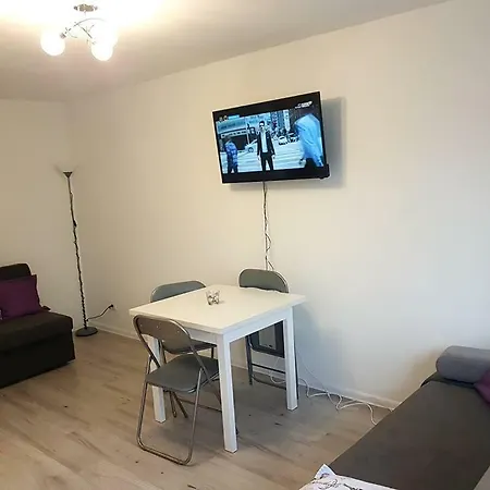 Pokoj Z Aneksem Kuchennym Przy Termach - Jelenia Gora - Cieplice Sl. Homestay *